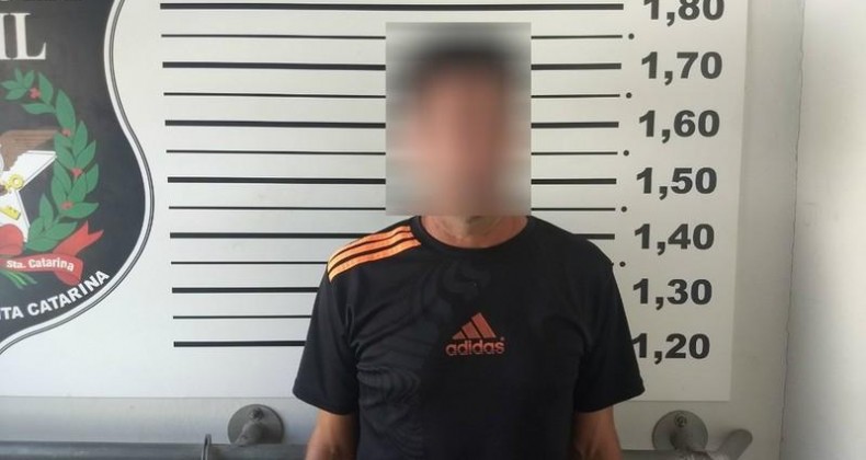 Técnico de futebol é indiciado por abusar de alunos em Jaraguá do Sul
