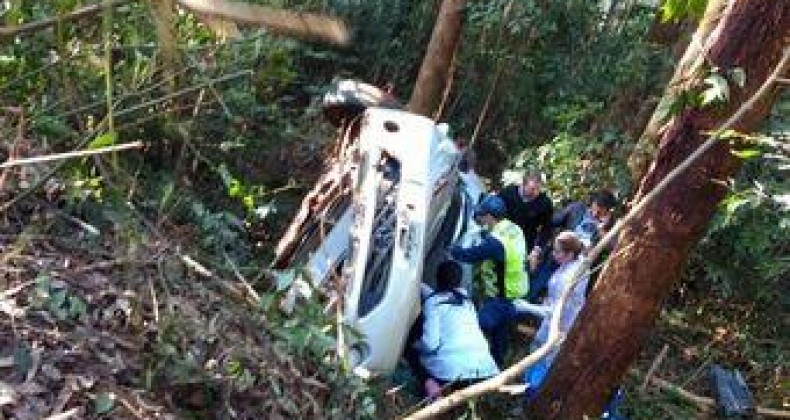 Em Alto da Serra, interior de Sul Brasil, grave acidente com saída de pista