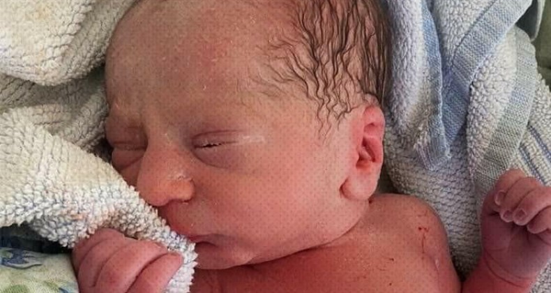 MORADORA VAI TRATAR CÓLICA RENAL SEM SABER DE GRAVIDEZ E DÁ À LUZ BEBÊ