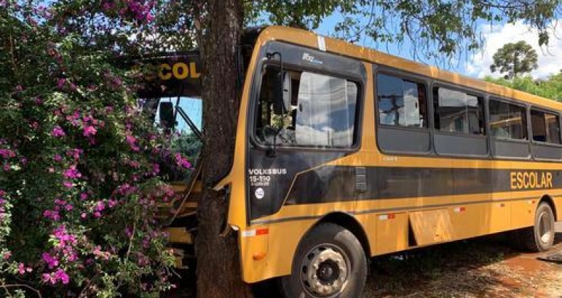 Acidente com ônibus escolar deixou ao menos 15 feridos em Xaxim