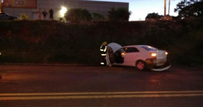 Condutor fica ferido após sofrer acidente de trânsito na BR 282
