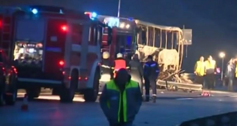 Desastre com ônibus mata 45 pessoas carbonizadas na Bulgária