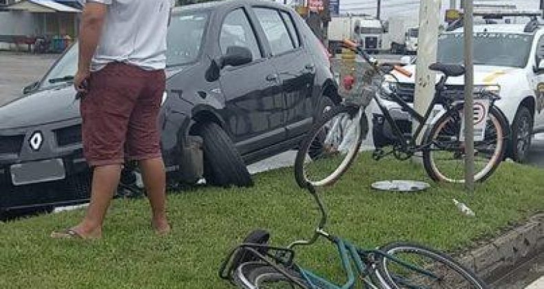 Homem morde e engole dedo de mulher durante briga de trânsito em SC