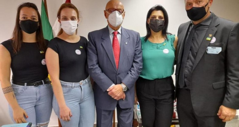 Prefeito viaja à Brasília e resolve pendências para o município