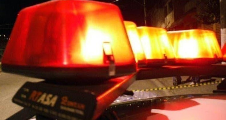 Reunião escolar termina em tentativa de agressão e acidente de trânsit