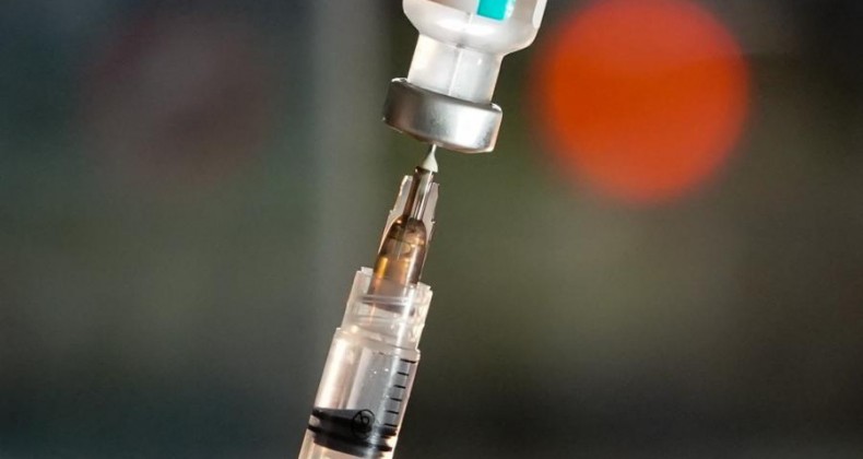 Covid: 4,6 mil doses de vacinas foram descartadas em SC