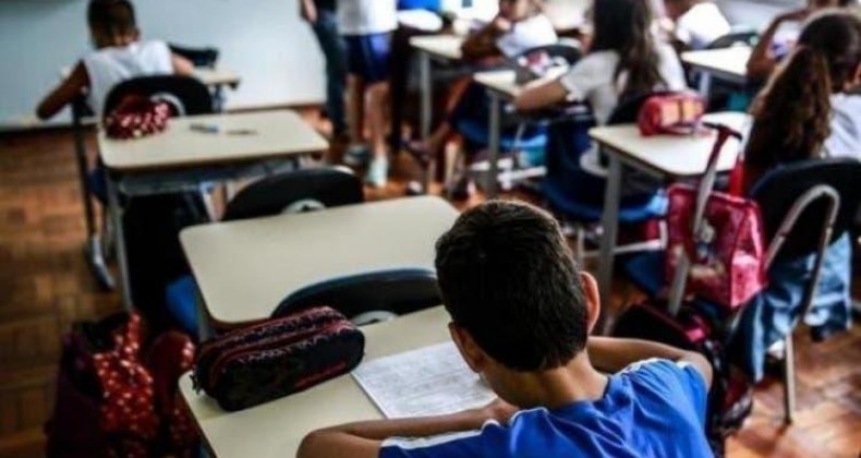 Escolas de SC terão aprovação automática nos anos iniciais em 2021