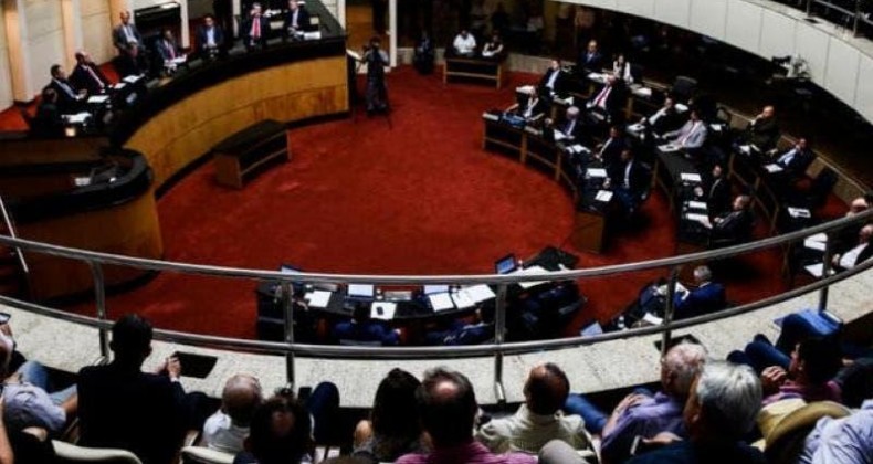 Aprovação de leis na Alesc cai 33% em ano eleitoral