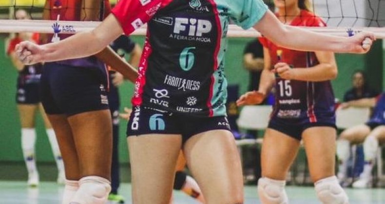 Atleta saudadense disputa a Superliga B pelo Moda Brusque Vôlei