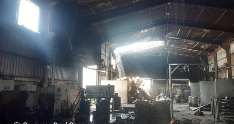 Indústria é atingida por incêndio no Oeste de Santa Catarina