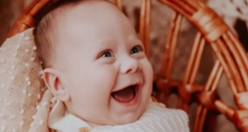 Família faz campanha para tratamento de bebê com AME