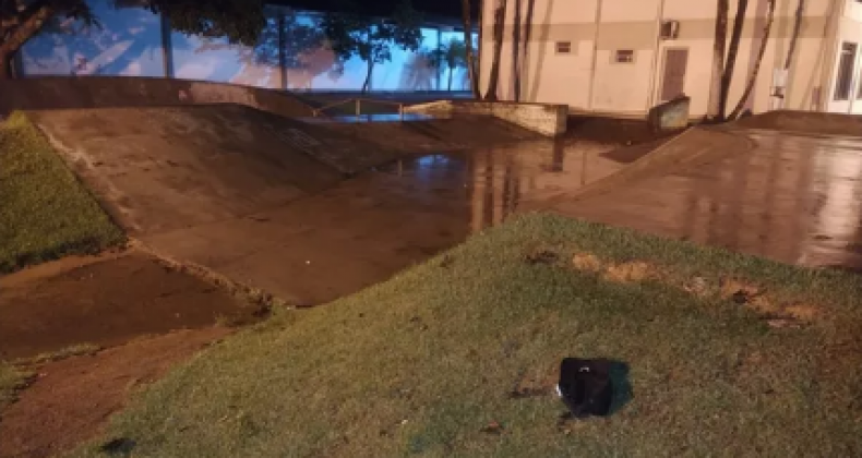 Homem é morto a pedradas em pista de skate de SC