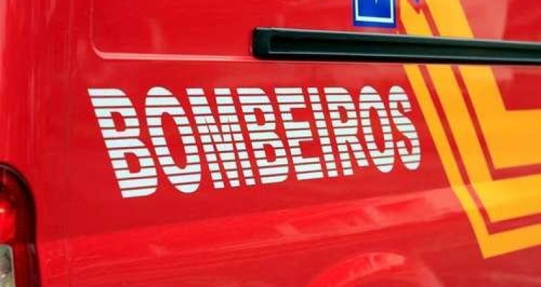 Homem é morto com facada no pescoço no Oeste, dentro de casa