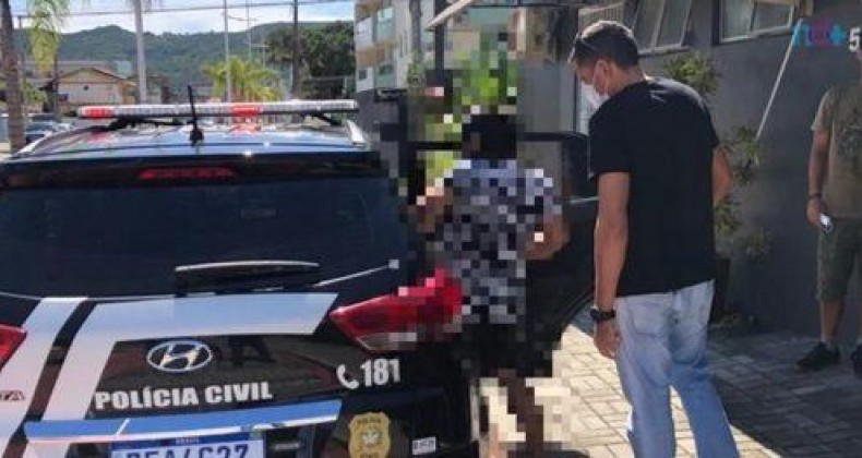 Mãe é presa por estupro das filhas de 11 e 13 anos em SC