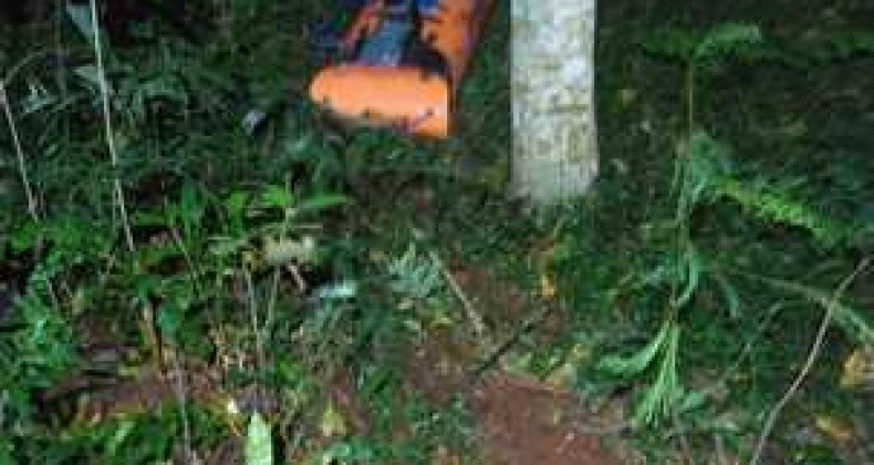 Corpo é localizado em área de mata em município do Oeste