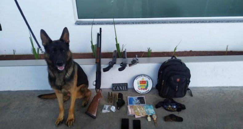 Homens são presos com armas e 8 mil em dinheiro no Oeste de SC