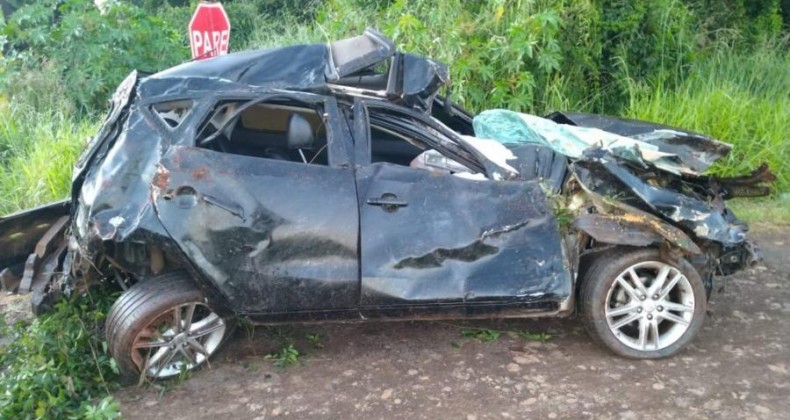 Mulher morre após ser ejetada de veículo em acidente no Oeste de SC