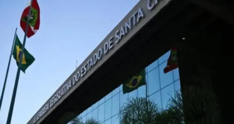 Vetos de Moisés a projeto do ICMS são mantidos