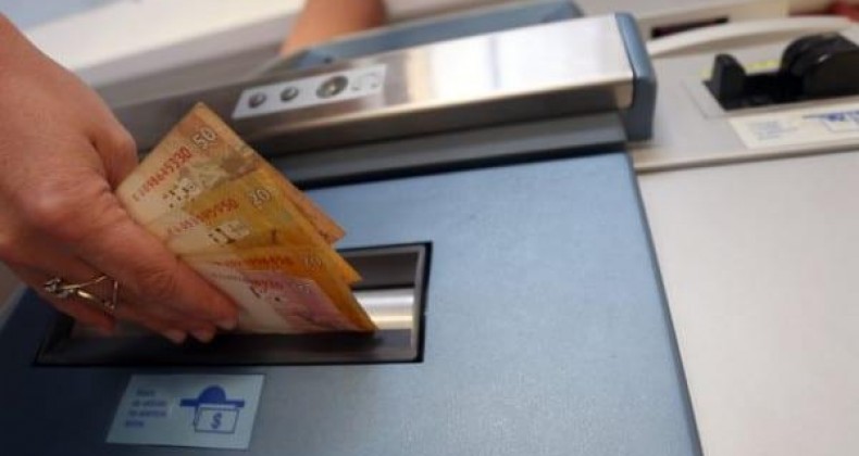 Câmara aprova MP que define salário mínimo em 2022; confira o valor