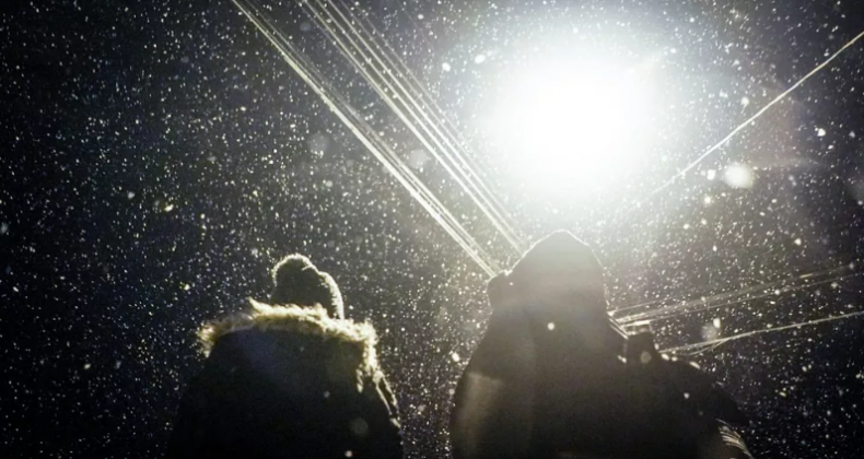 Neve cai pela segunda vez em SC nesta terça-feira