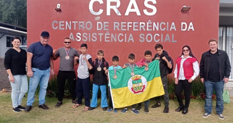 Nova Erechim conquista 7 medalhas no estadual de Muaythai