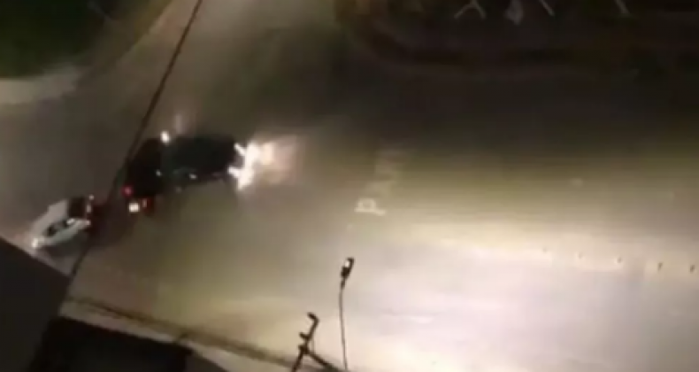Racha quase provoca acidente entre carros na Grande Florianópolis