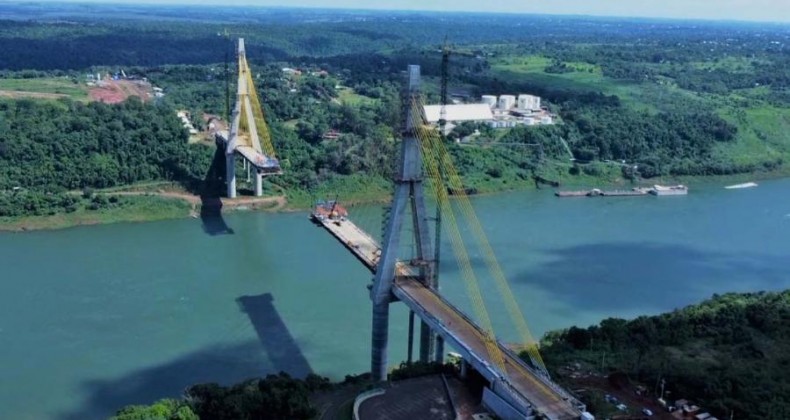DETALHE EM PONTE ENTRE BRASIL E PARAGUAI É DESTAQUE NA AMÉRICA LATINA