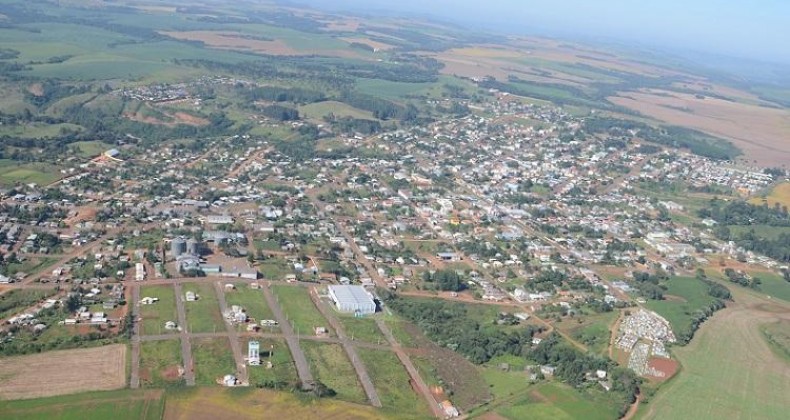 FAMÍLIA VAI RECEBER R$ 10 MIL APÓS ACHAR RATO EM MOLHO DE TOMATE