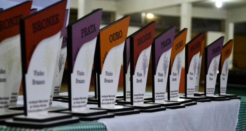 NÚCLEO DE VITIVINICULTORES REALIZA EVENTO PARA PREMIAR MELHORES VINHOS