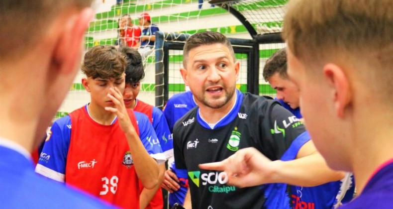 PINHALENSE VENCE E FIXA A LIDERANÇA NA SUB 15 DA LIGA