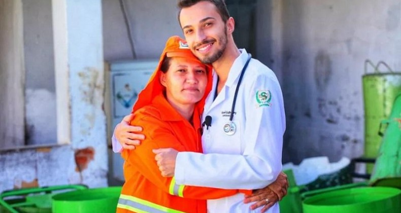 ENFERMEIRO FILHO DE GARI FAZ HOMENAGEM À MÃE EM FOTOS DE FORMATURA