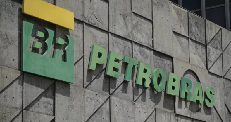 PETROBRAS REDUZ PREÇO DA GASOLINA EM R$ 0,15 POR LITRO Á DISTRIBUIDORAS