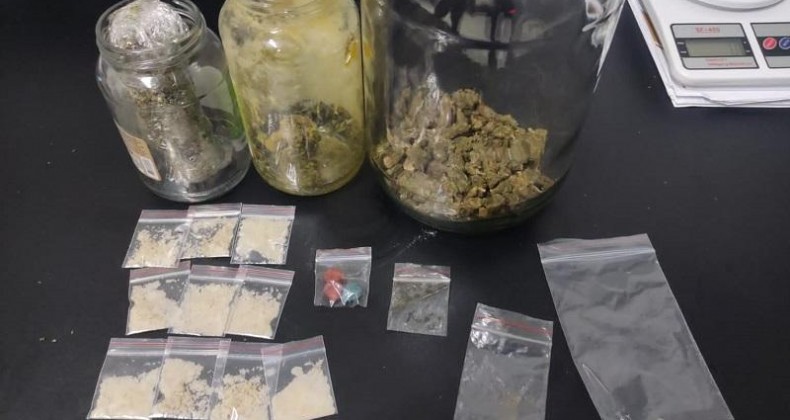 POLÍCIA FECHA O CERCO E PRENDE CINCO PESSOAS EM PINHALZINHO