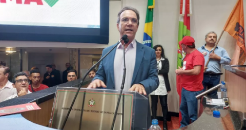 PT oficializa candidatura de Décio Lima ao governo de Santa Catarina