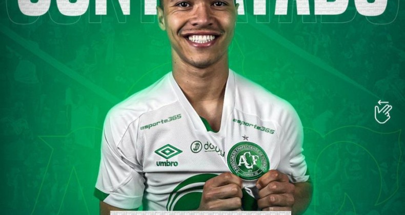 Darlan tem situação regularizada e pode estrear pela Chapecoense