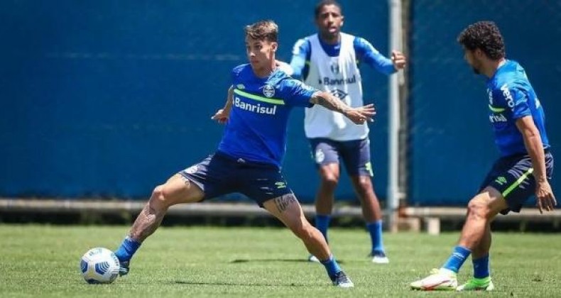 Ferreira deve começar duelo entre Grêmio e Cruzeiro no banco