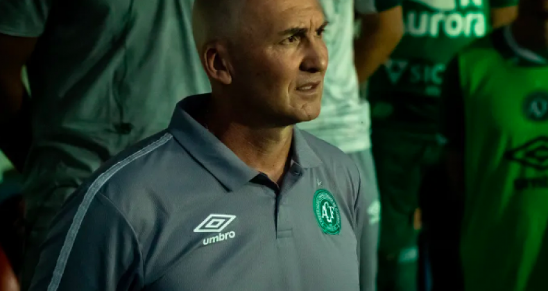 Dal Pozzo critica arbitragem após derrota da Chapecoense na Série B