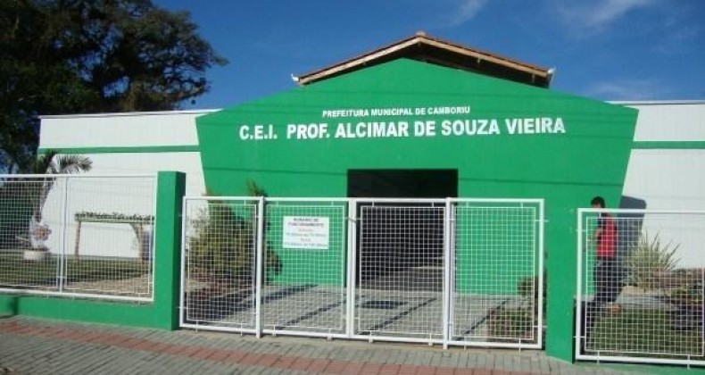 Homem armado com faca invade creche em Santa Catarina