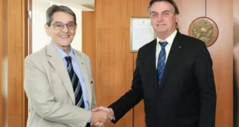Bolsa tomba sob temor do efeito Jefferson em Bolsonaro e dólar dispara
