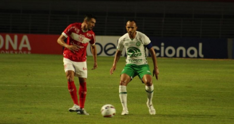 Chapecoense perde para o CRB e segue complicada na Série B