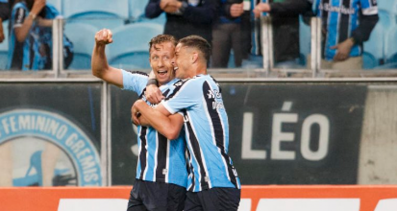 Grêmio vence o CSA e fica mais perto do retorno à Série A