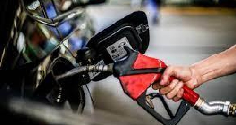 Pela 15ª semana, preço da gasolina recua e chega a R$ 4,79 nos postos