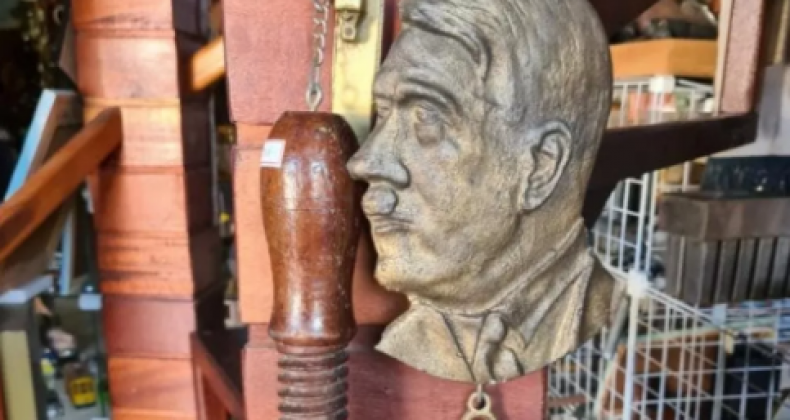 Acusado de vender itens com apologia ao nazismo vira réu em SC