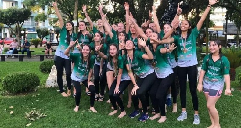 Meninas de Saudades vencem torneio de vôlei um mês após acidente