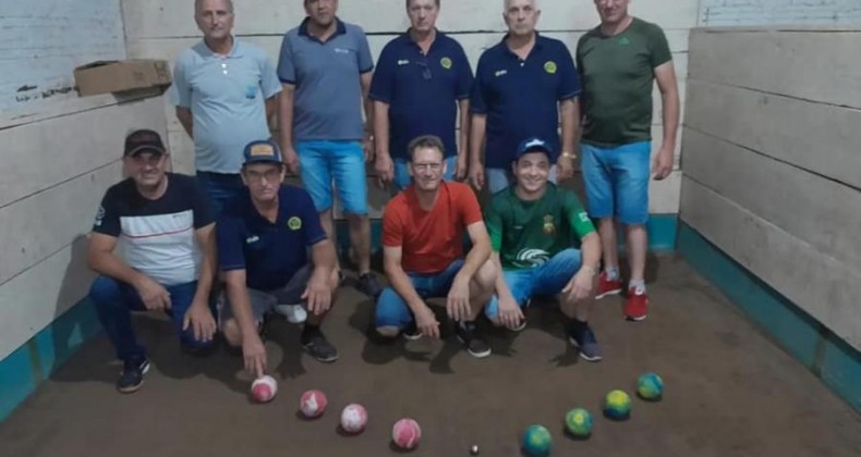Aconteceram as finais da Bocha Masculina em Nova Erechim.