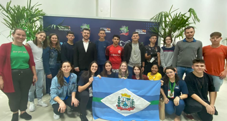 Projeto de alunos aguasfrienses é 2º colocado na Feira de Ciência e Tecnologia de SC