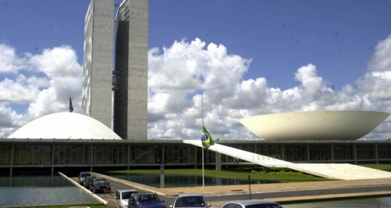 Câmara e Senado elegem suas presidências nesta quarta-feira