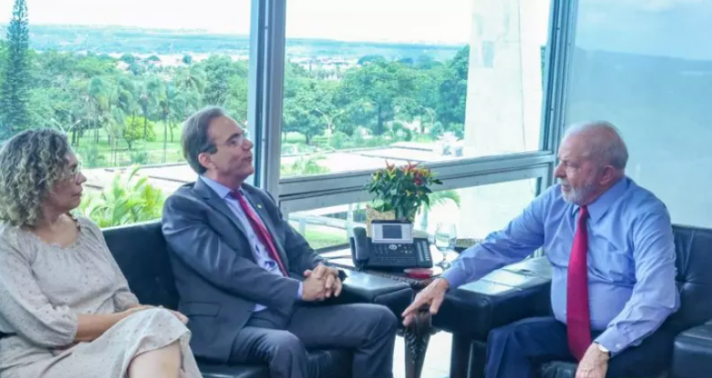 Décio e Ana Paula Lima são recebidos pelo presidente Lula