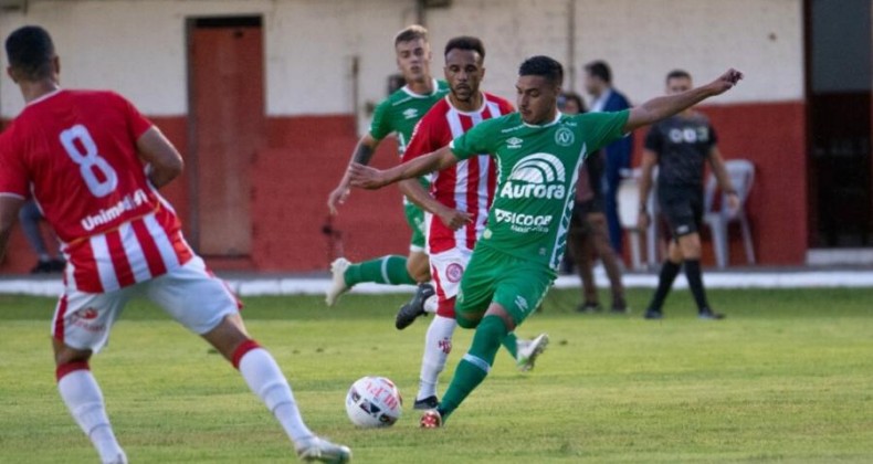 Fora de casa, Chapecoense é superada pelo Hercílio Luz