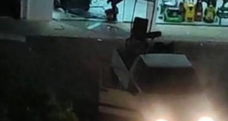 Homens invadem loja e furtam R$ 30 mil em equipamentos em Maravilha